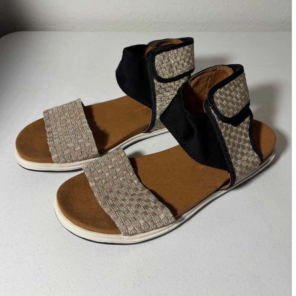 Bernie Mev Size 9 (EU 40) Bianca Ankle Strap Basket Weave Comfort Sandal Tan